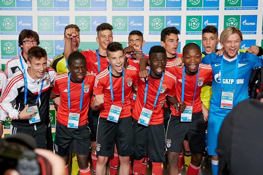 Zweites Internationales Kinderforum Football for Friendship. Lissabon, 2014