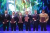 Alexey Agafonov, erster
stellvertretender Generaldirektor der
autonomen nicht kommerziellen
Organisation „Russland – das Land von
Möglichkeiten“, Alexey Likhachev,
Generaldirektor des Staatskonzerns
Rosatom, Irek Faizullin, Minister für
Bauwesen, Wohnungs- und
Kommunalwirtschaft der Russischen
Föderation, Alexey Miller,
Vorstandsvorsitzender der
PAO Gazprom, Oleg Belozerov,
Generaldirektor der Russischen
Eisenbahnen, und Dmitry Paramonov,
Leiter der allrussischen
gesellschaftlichen Jugendorganisation
Russische Studentenbrigaden Alexey Agafonov, erster
stellvertretender Generaldirektor der
autonomen nicht kommerziellen
Organisation „Russland – das Land von
Möglichkeiten“, Alexey Likhachev,
Generaldirektor des Staatskonzerns
Rosatom, Irek Faizullin, Minister für
Bauwesen, Wohnungs- und
Kommunalwirtschaft der Russischen
Föderation, Alexey Miller,
Vorstandsvorsitzender der
PAO Gazprom, Oleg Belozerov,
Generaldirektor der Russischen
Eisenbahnen, und Dmitry Paramonov,
Leiter der allrussischen
gesellschaftlichen Jugendorganisation
Russische Studentenbrigaden